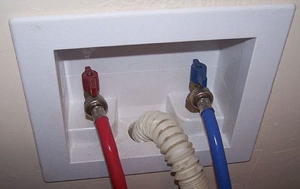 Water supply and drain hose for a washing machine